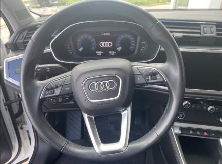 Audi - Q3