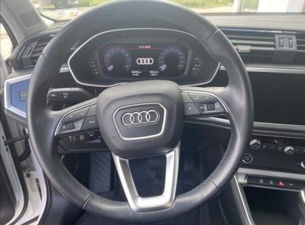 Audi - Q3