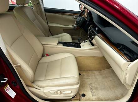 Lexus - ES