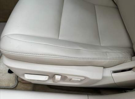 Lexus - ES