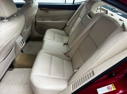 Lexus - ES