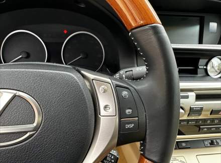 Lexus - ES