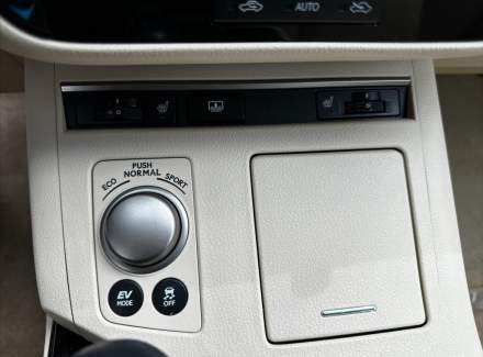 Lexus - ES