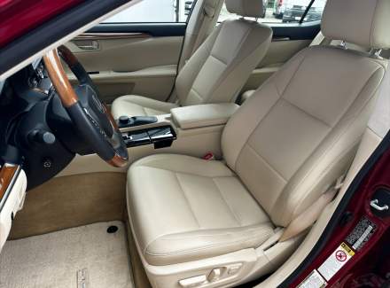 Lexus - ES