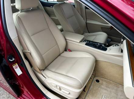 Lexus - ES