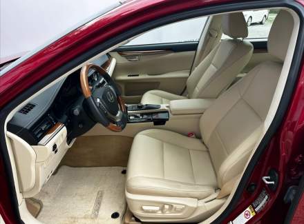 Lexus - ES