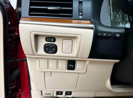 Lexus - ES
