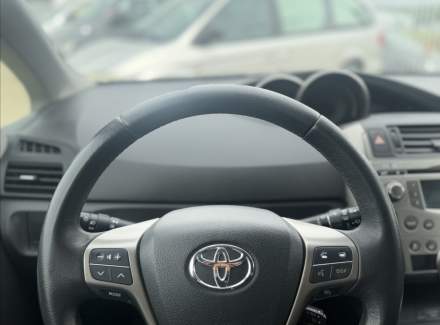 Toyota - Verso