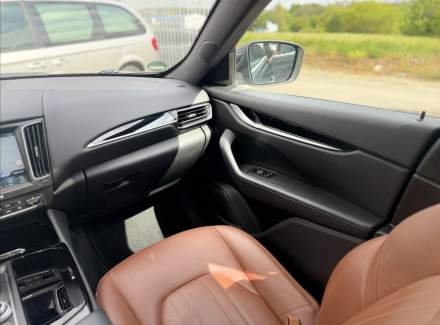 Maserati - Levante