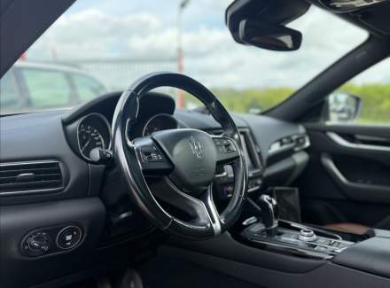 Maserati - Levante