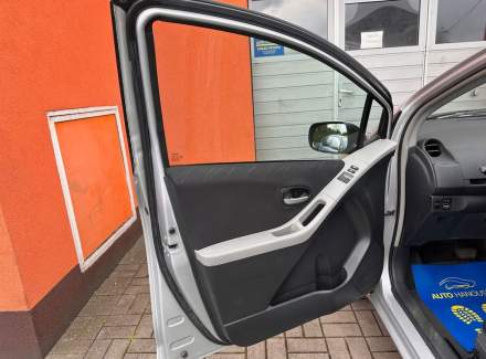 Toyota - Yaris