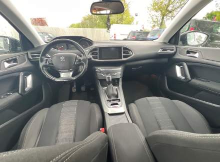Peugeot - 308