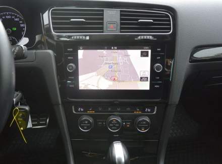 Volkswagen - Golf