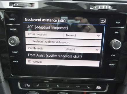 Volkswagen - Golf