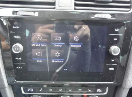 Volkswagen - Golf
