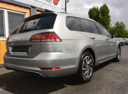 Volkswagen - Golf