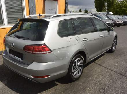 Volkswagen - Golf