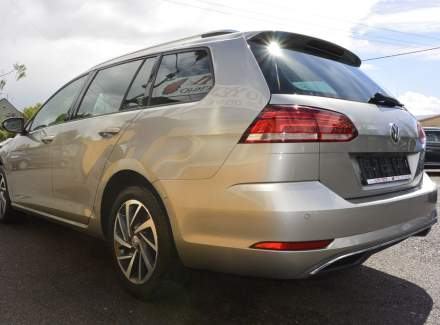 Volkswagen - Golf