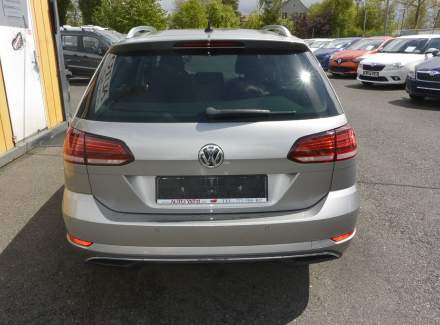Volkswagen - Golf