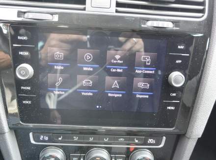 Volkswagen - Golf