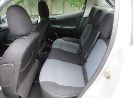 Peugeot - 206