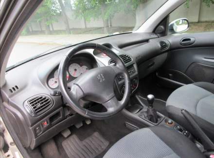 Peugeot - 206