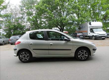 Peugeot - 206