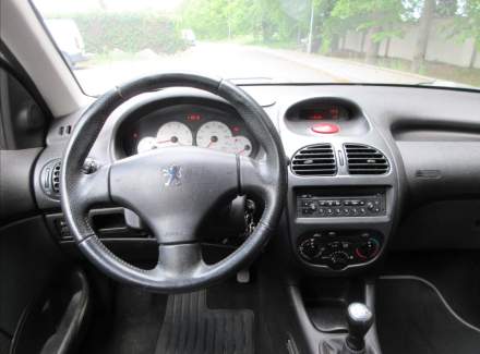 Peugeot - 206