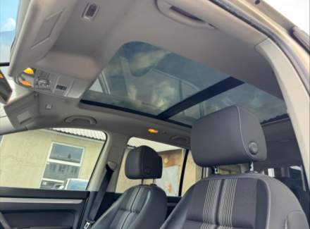 Volkswagen - Touran