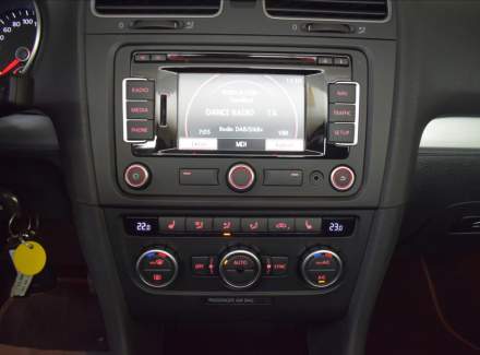 Volkswagen - Golf