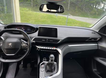 Peugeot - 5008