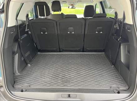 Peugeot - 5008