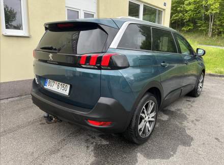Peugeot - 5008