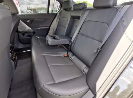 BMW - i5