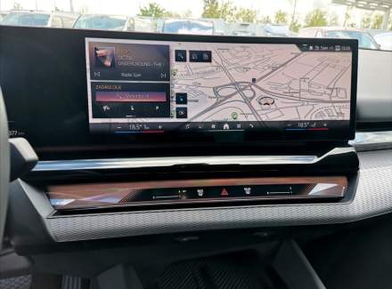 BMW - i5
