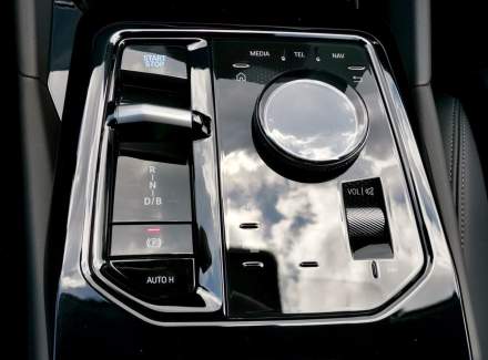 BMW - i5