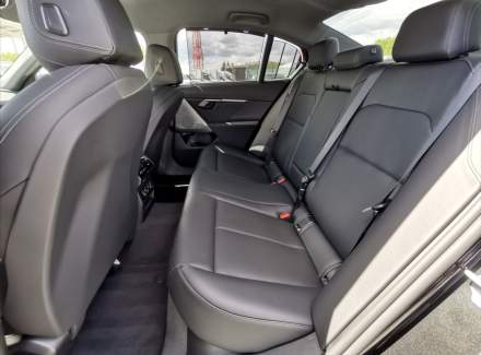 BMW - i5