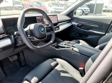 BMW - i5