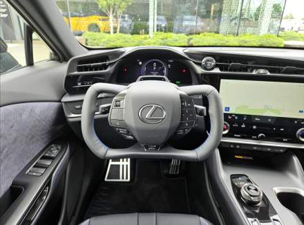 Lexus - RZ