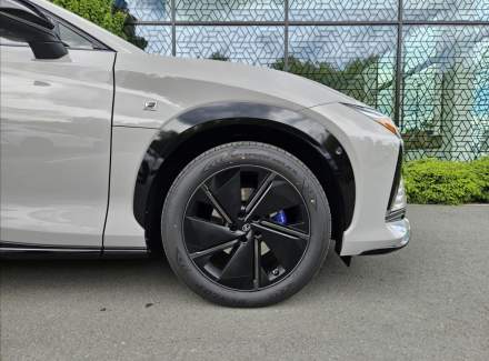 Lexus - RZ