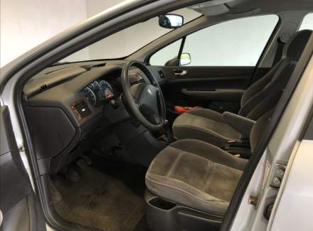 Peugeot - 307