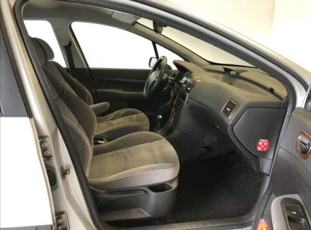Peugeot - 307