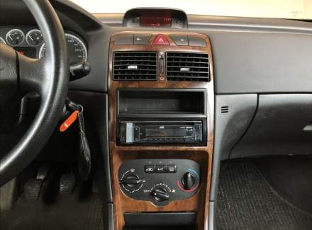 Peugeot - 307