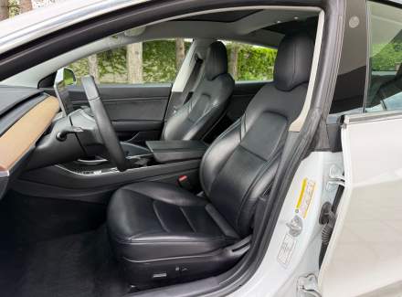 Tesla - Model 3