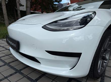 Tesla - Model 3