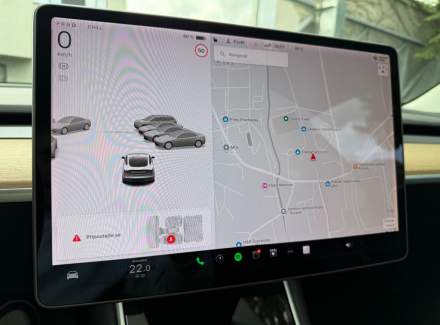 Tesla - Model 3