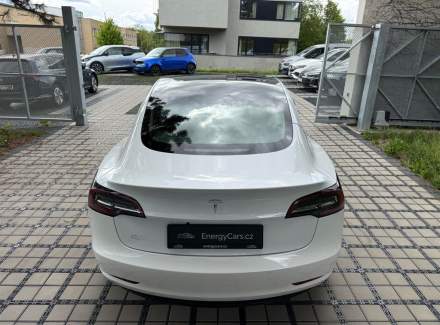 Tesla - Model 3