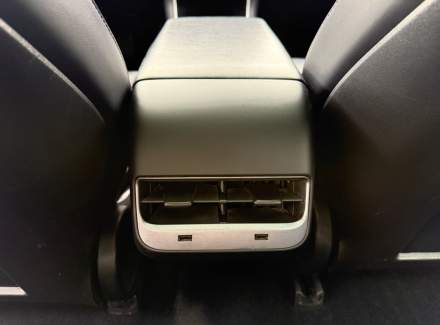 Tesla - Model 3