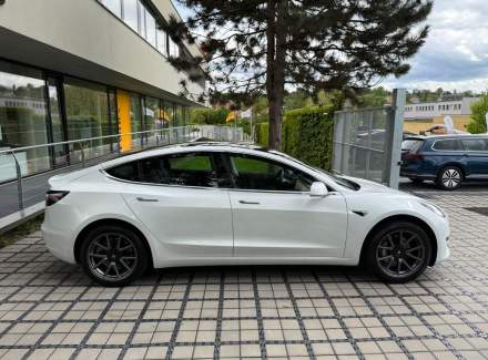 Tesla - Model 3