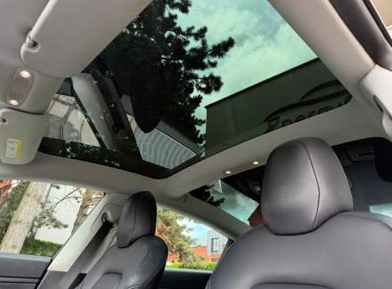 Tesla - Model 3